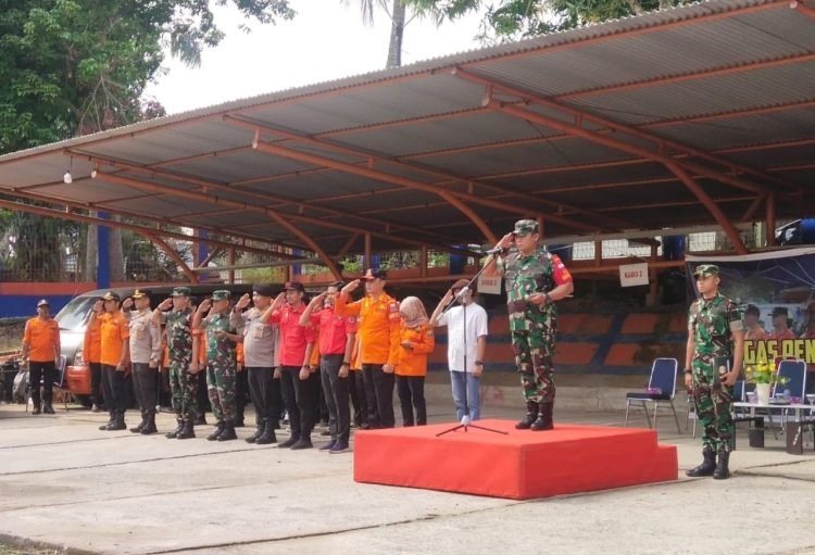 Danrem 042/Gapu Pimpin Apel Pelepasan Personel Pos Terpadu Satgas Karhutla di Kantor BPBD Provinsi Jambi, Jum’at, (08/09/2023). (Dok.Penrem 042/gapu)