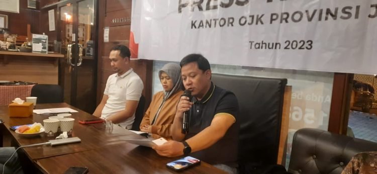 Press release OJK tahun 2023 di kafe Swarna Resort, Kerinci, Sabtu (10/09). (Dok.Hendra)