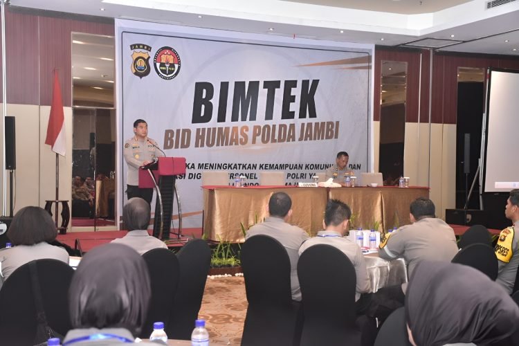 Kombes Pol Mulia Prianto saat membuka Bimtek Fungsi Humas Polda Jambi di Hotel Aston pada Senin, (11/09/2023).  (Dok. humas polda Jambi)