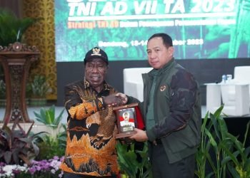 Wakasad  Letjen TNI Agus Subiyanto pada Seminar TNI Angkatan Darat VII, di Aula Prof. Dr. Satrio, Seskoad, Bandung, Jawa Barat, Rabu (13/9/2023). (Dok. Dispenad)