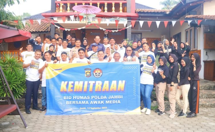 Kegiatan Kemitraan Bid Humas Polda Jambi bersama Awak Media di Bale Iwak Semilir di kawasan Kelurahan Kenali Asam, Kota Jambi, Kamis (14/09/2023). (Dok.Deni)