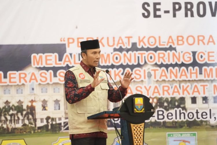 Edi Purwanto dalam kegiatan Rakor Pemberantasan Korupsi di Provinsi Jambi bersama Kepala Daerah dan Ketua DPRD se Provinsi Jambi, di Ballroom Hotel Swiss Bell.Kamis (14/8) (Dok. Humas DPRD)