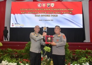 Polda Jambi Gelar Sosialisasi Penyegaran HAM dan Ceramah Anti Radikal bagi anggota Polri Polda Jambi dan Jajaran di Gedung Ratu Convention Center (RCC) pada Kamis, (14/09/2023). (Dok. Humas Polda)