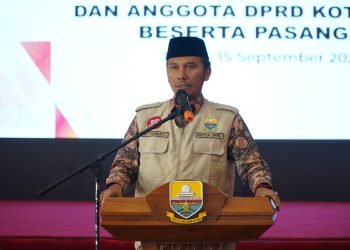 Edi Purwanto pada  sosialisasi yang berfokus pada isu gratifikasi dan strategi pemberantasan korupsi di Auditorium Rumah Dinas Gubernur Jambi, Jum’at (15/09/2023). (Dok. Foto : Kominfo)