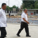Anggota Komisi I DPRD Kota Jambi Turlap mengawasi perizinan pembangunan ruko dan perumahan di RT 26, kelurahan Paal Merah, Kota Jambi, Rabu (11/10/2023). (Dok. Humas)
