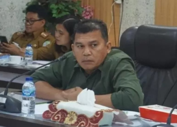 Ketua Komisi II DPRD Kota Jambi, Junedi Singarimbun saat melakukan hearing di DPRD Kota Jambi beberapa waktu lalu (Dok. Humas)