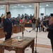 Putra Absor Pimpin Pengambilan Sumpah PAW Anggota DPRD Kota Jambi di gedung DPRD Jumat (27/10). (Dok. Humas)