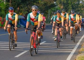 Tim Polda Jambi dipimpin Irwasda Polda Jambi, Kombes Pol Janus Parlindungan Siregar untuk persiapan mengikuti lomba balapan sepeda 'Tour of Kemala 2023 di Jawa Timur, Kamis (5/10/2023). (Dok, Humas Polda Jambi)