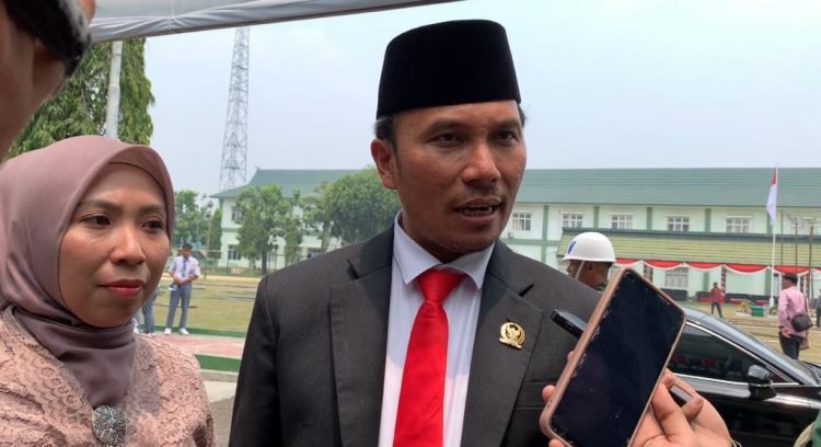 Ketua DPRD Provinsi Jambi Edi Purwanto usai mengikuti upacara peringatan HUT ke 78 TNIdi Lapangan Makorem 042/Gapu, (06/10/2023). (Dok, Hadian)