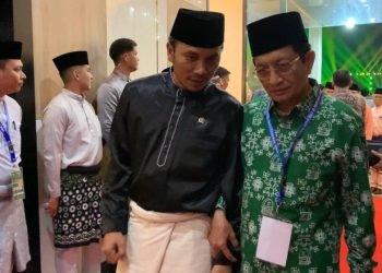Ketua DPRD Provinsi Jambi, Edi Purwanto saat menghadiri penutupan STQH Nasional, di arena utama STQH ke-27, H Abdurachman Sayoeti Senin malam (6/11) (Dok. Hadian Humas)