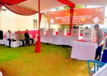 Simulasi Pencoblosan dan Pemungutan Suara Pemilu 2024 di Kelurahan Talang Babat, Kecamatan Muarasabak Barat, pada Rabu (31/01/2024). (Dok. Deni)