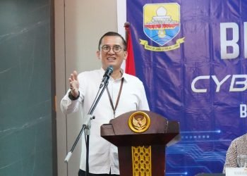 Ariansyah saat sembuka Bimbingan Teknis Cybersecurity Drilltest, Bagi Pengelola IT Pada Pemerintah Provinsi Jambi dan Kabupaten/Kota Se-Provinsi Jambi, di Shang Ratu Hotel, Rabu (28/02/2024). (Foto : Erict - Kominfo)