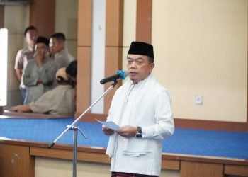Al Haris saat melaksanakan Kunjungan Kerja dan Silaturahmi sekaligus Buka Puasa di Aula Kantor Walikota Sungai Penuh, Sabtu (16/03/2024) (Foto: Harun - Komnifo)