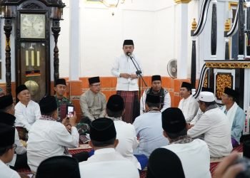 Gubernur Al Haris saat Safari Ramadhan di Kecamatan Rawang, Kabupaten Kerinci, Sabtu (16/03/2024) (Foto: Harun - Kominfo)