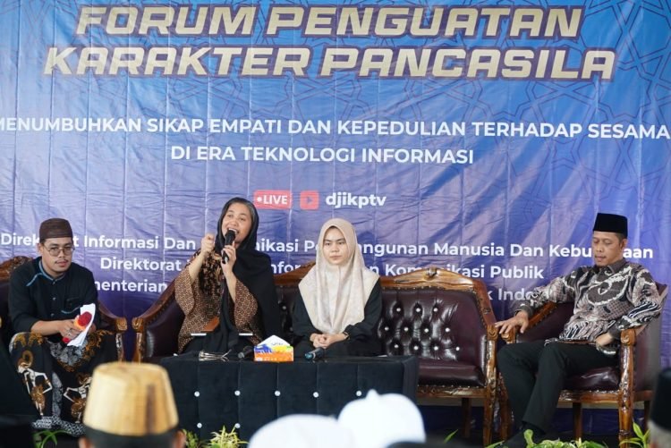 Diskusi Publik Pembinaan Ideologi Pancasila Bagi Gen-Z di Aula Tribun Pondok Pesantren As'ad, Danau Teluk, Kota Jambi, Kamis (21/03/2024) (Foto: Harun - Kominfo)