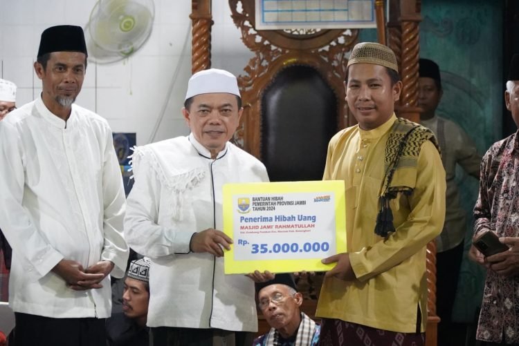 Gubernur Al Haris Safari Ramadhan di Desa Malapari, Kecamatan, Kabupaten Batang Hari, Jum’at (22/03/2024) (Foto: Harun - Kominfo)
