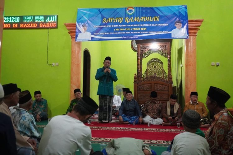 Wagub saat melakukan Safari Ramadhan di Masjid Darussalam SK.4 Kanan Kelurahan Rantau Indah, Kec. Dendang, Tanjabtim Senin (01/04/2024) (Foto: Novriansah - Kominfo)