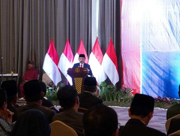 Gubernur Jambi, Al Haris saat menghadiri Upacara Pengukuhan Kepala Perwakilan BI Provinsi Jambi di Swiss-BellHotel Jambi, Jum'at (26/04/2024) (Foto : Erict - Kominfo)