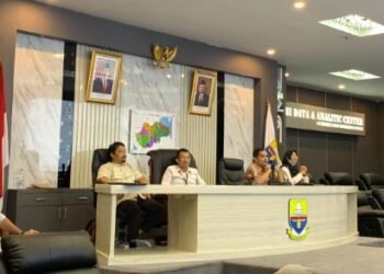 Ariansyah saat pimpin FGD bersama Tim Tenaga Ahli dari Universitas UNAMA di ruang JDAC, Rabu (29/05/2024). (Dok. Dedi - Kominfo)