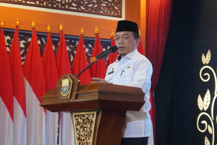 Gubernur saat menghadiri Pelantikan Pengurus Pusat (IKA-UNJA Periode 2023-2027 di Auditorium Rumah Dinas Gubernur Jambi, Sabtu, (11/05/2024). (Foto: Novriansah - Kominfo)