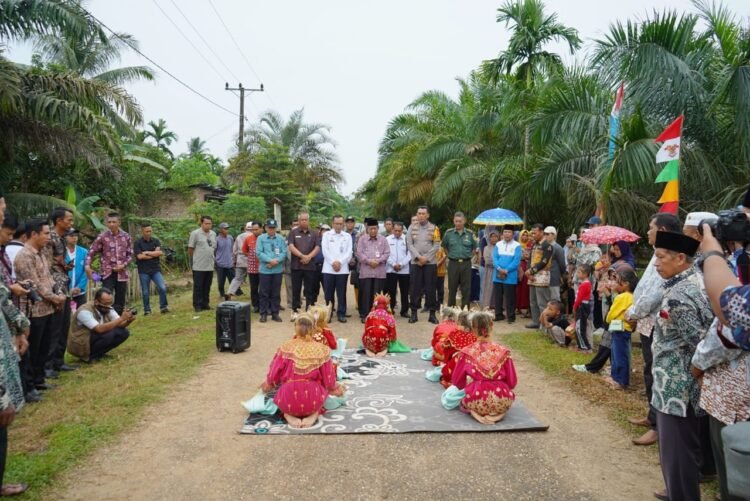 Wagub saat Pembukaan SLI Operasional di Kabupaten Batang Hari Kamis (16/05/2024) (Foto: Novriansah - Kominfo)