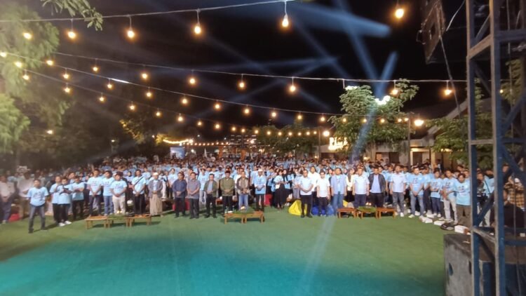 Poto bersama pada Deklarasi dukungan Milenial Jambi untuk Haris-Sani di Citra Raya City, Kamis (13/6/2024) (Dok. Biru)