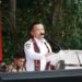Gubernur Al Haris, menyampaikan sambutan dalam pelantikan Ketua RT se-Kota Jambi periode 2025–2030 yang digelar di Lapangan Kantor Wali Kota Jambi, Rabu (21/5/2025) (Foto: Agus Supriyanto/Diskominfo Provinsi Jambi)