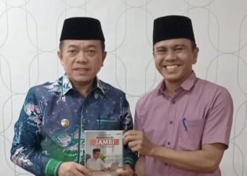Gubernur Al Haris (Kiri) Dr. Fahmi Rasid (Kanan) (Dok. Penulis)