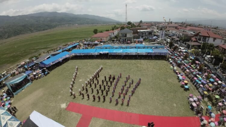 Gubernur Jambi Al Haris menyampaikan sambutan saat menghadiri Kenduri Sko di Kecamatan Siulak Mukai, Kabupaten Kerinci, Sabtu (24/1/2026). (Dok. Erit)
