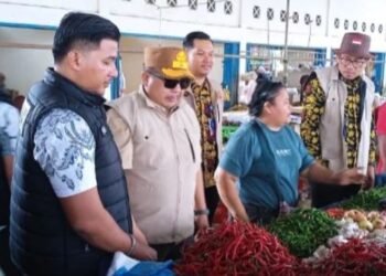 Satgas Pangan Kabupaten Tanjung Jabung Timur melakukan inspeksi mendadak di Pasar Tradisional Muara Sabak, Kamis (5/2/2026) (Dok. Daus)